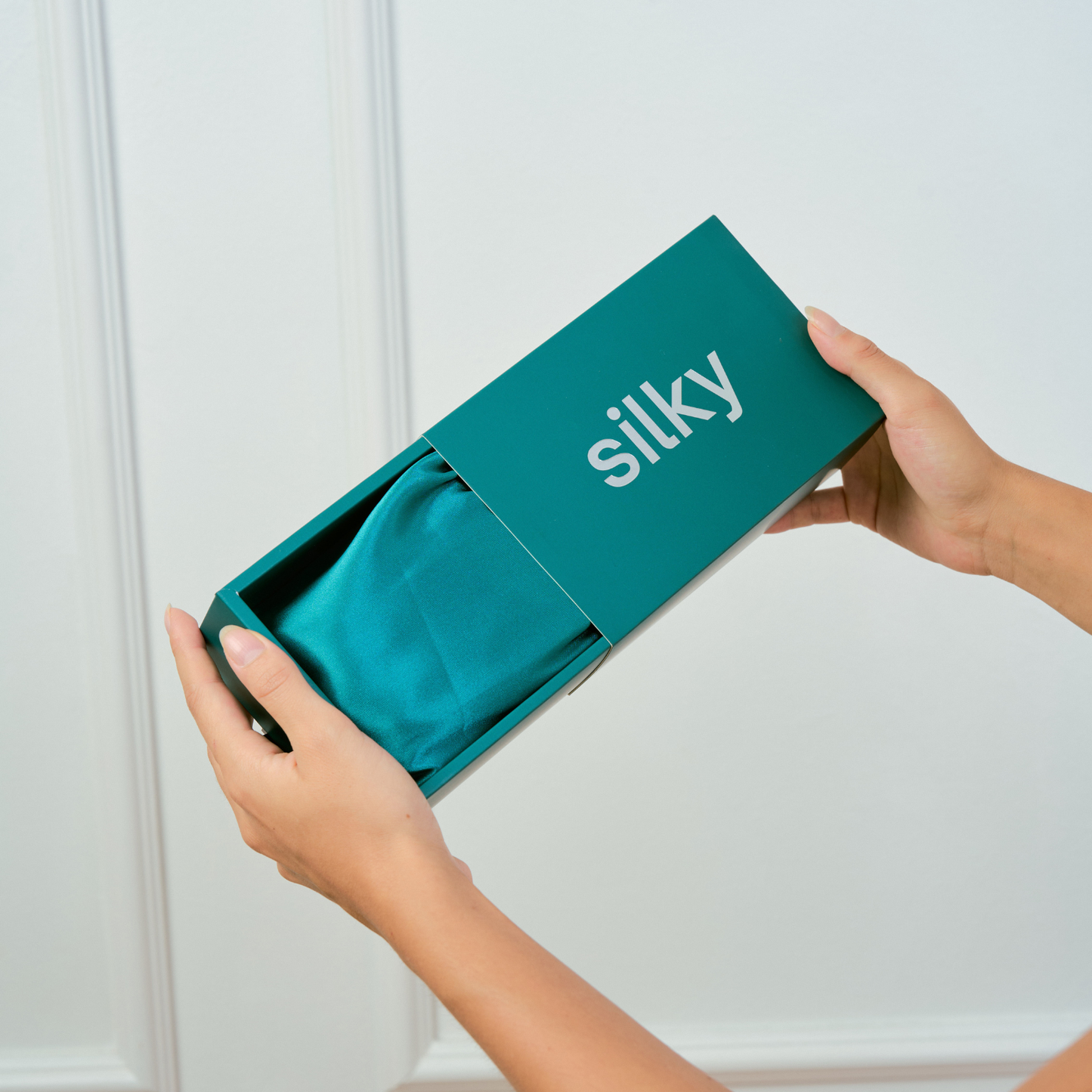 100% Mulberry Silk Hair Bonnet™